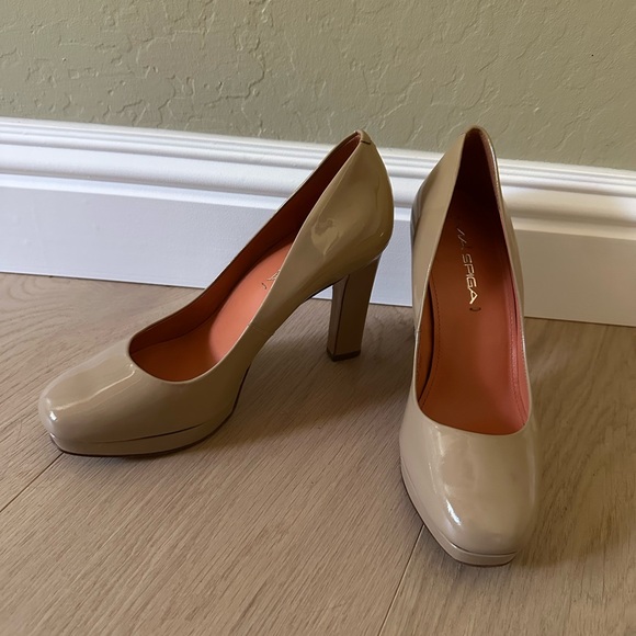 Via Spiga Classic Beige Heels - Picture 1 of 16